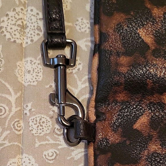 NEW Faux-Leather Leopard Print Clutch with Wristlet Strap - Picture 10 of 14